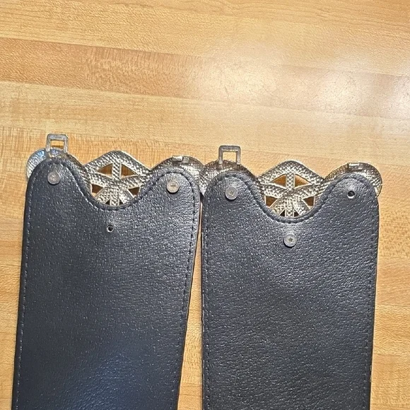 Elegant Black Belt with Silver Accent - Picture 4 of 5